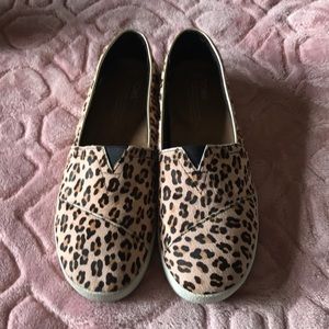Women’s slip on tennis shoes